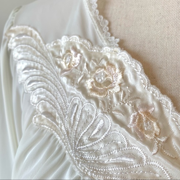 Vintage SHADOWLINE Ivory Housecoat/Robe—SZ. Sm - Picture 3 of 14